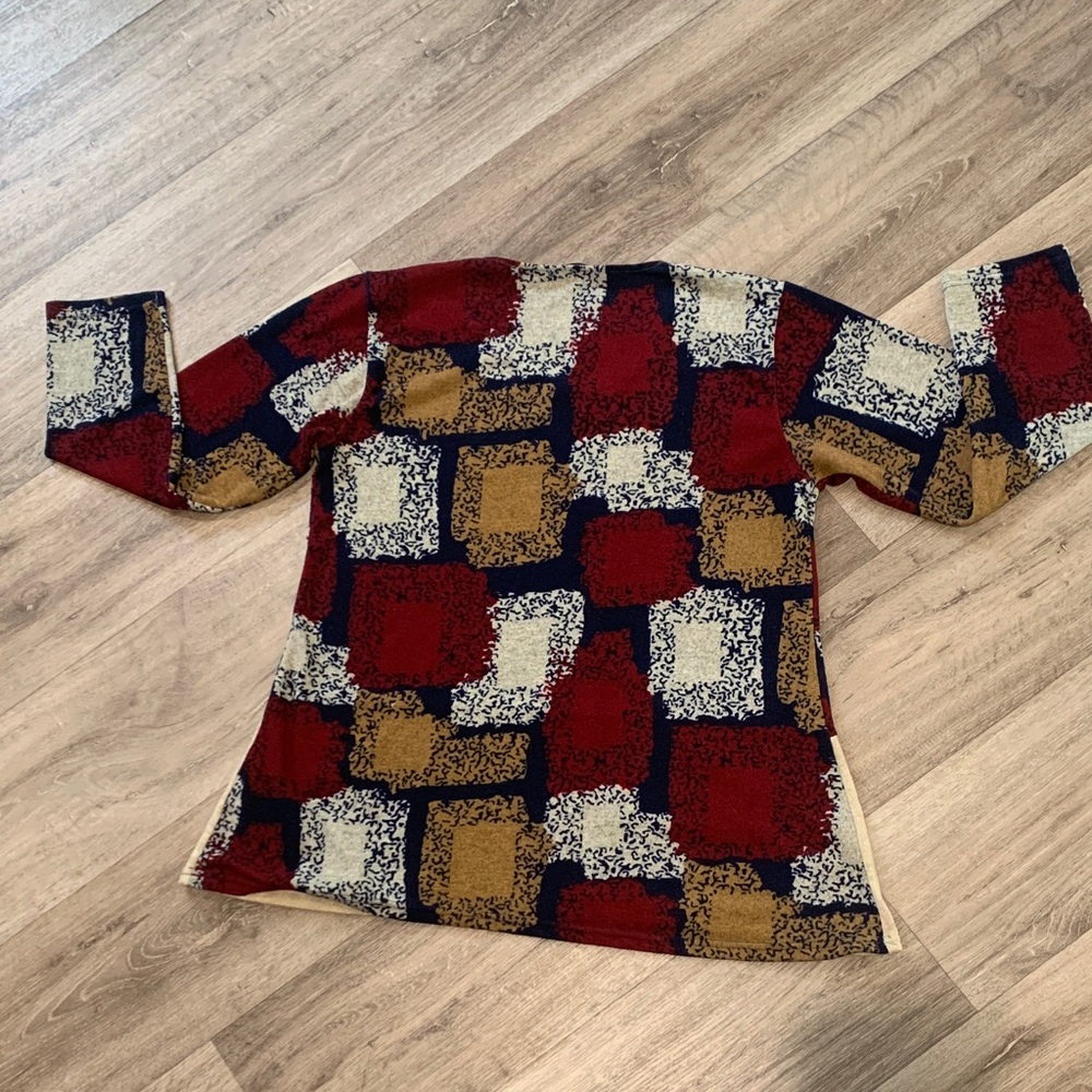 Geometric Patterned Women's Sweater - Picture 10 of 13